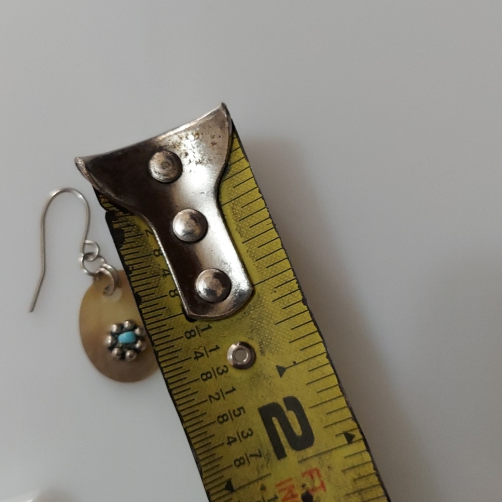 E1362 Charlotte Russe Shell Drop Earrings - Picture 6 of 6